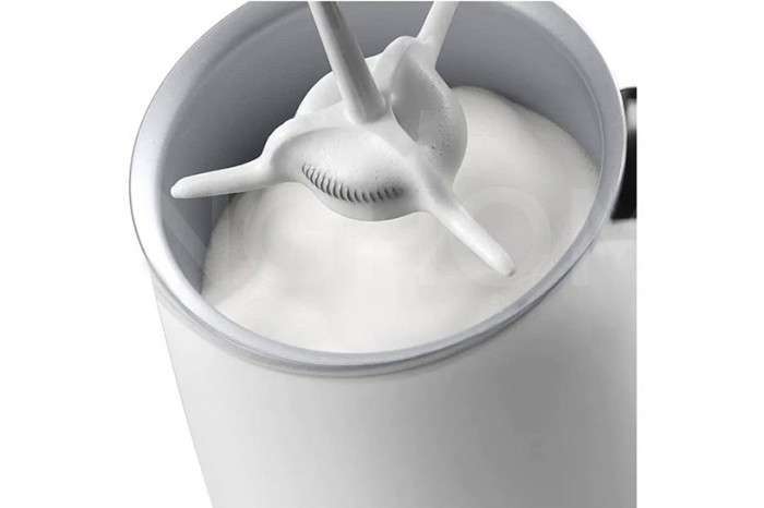 Máy Đánh Sữa Màu Đen Delonghi 420-500W EMF2.BK