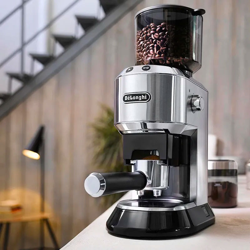 Máy xay cà phê là thiết bị giúp xay hạt cà phê thành bột nhuyễn