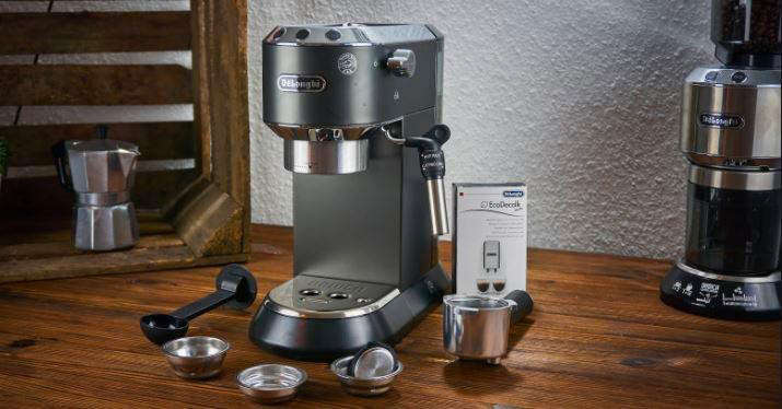 Máy xay cà phê là một thiết bị vô cùng hữu ích đối với những người yêu cà phê